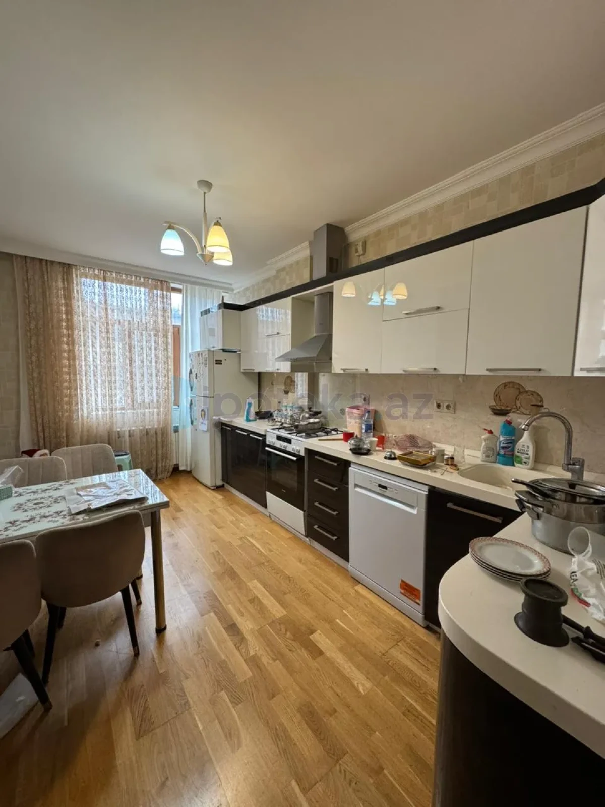 Satılır 3 otaqlı yeni tikili 125 m²