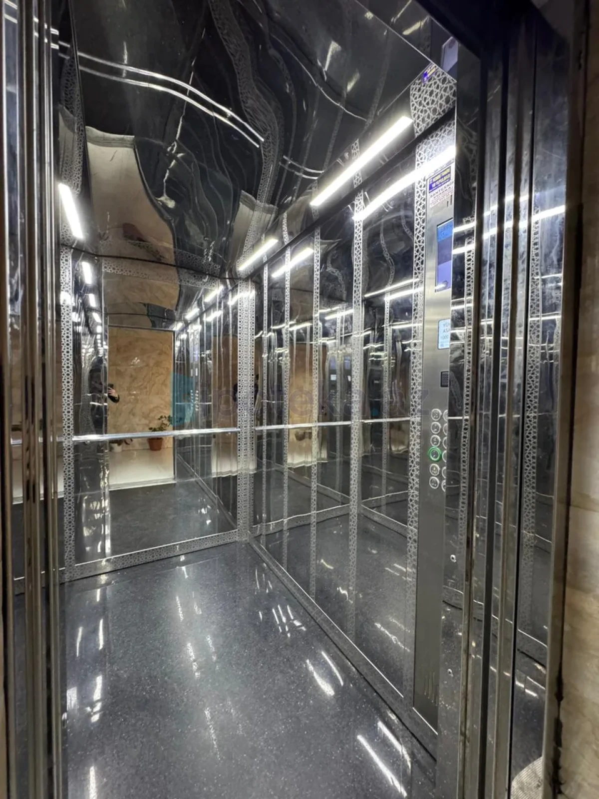 Satılır 3 otaqlı yeni tikili 125 m²