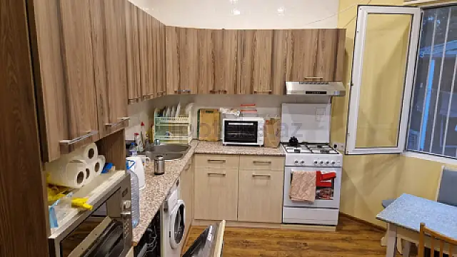 Satılır 4 otaqlı mənzil 150 m²