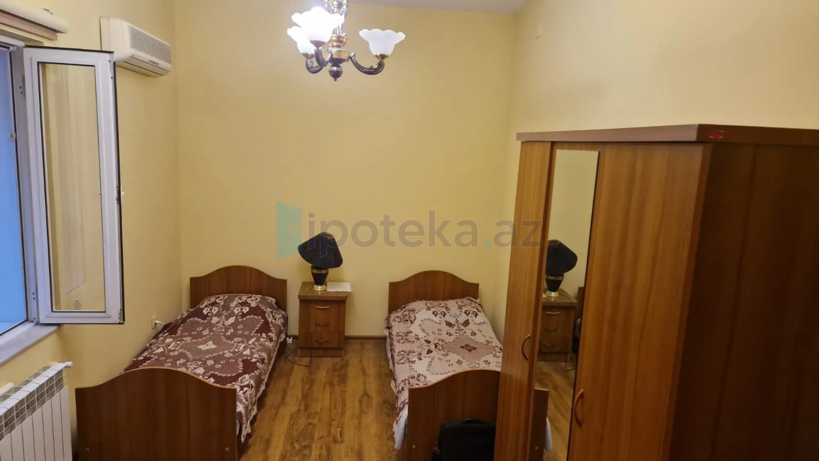 Satılır 4 otaqlı mənzil 150 m²