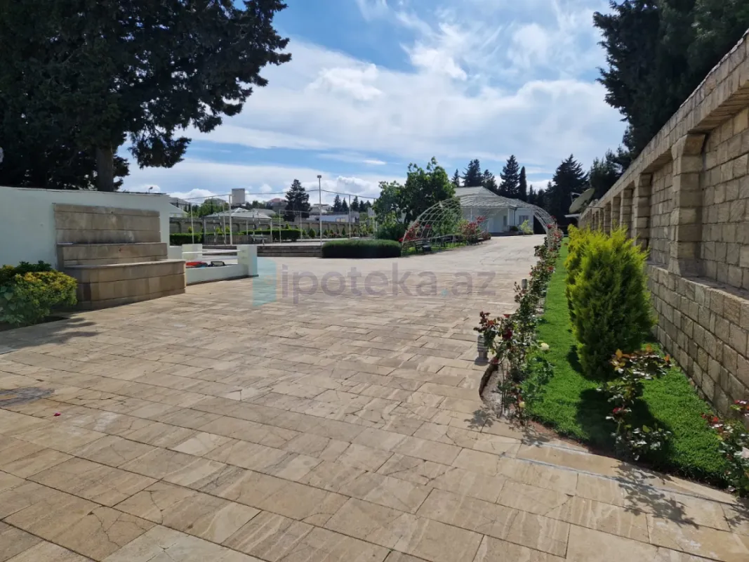 Satılır 4 otaqlı mənzil 150 m²