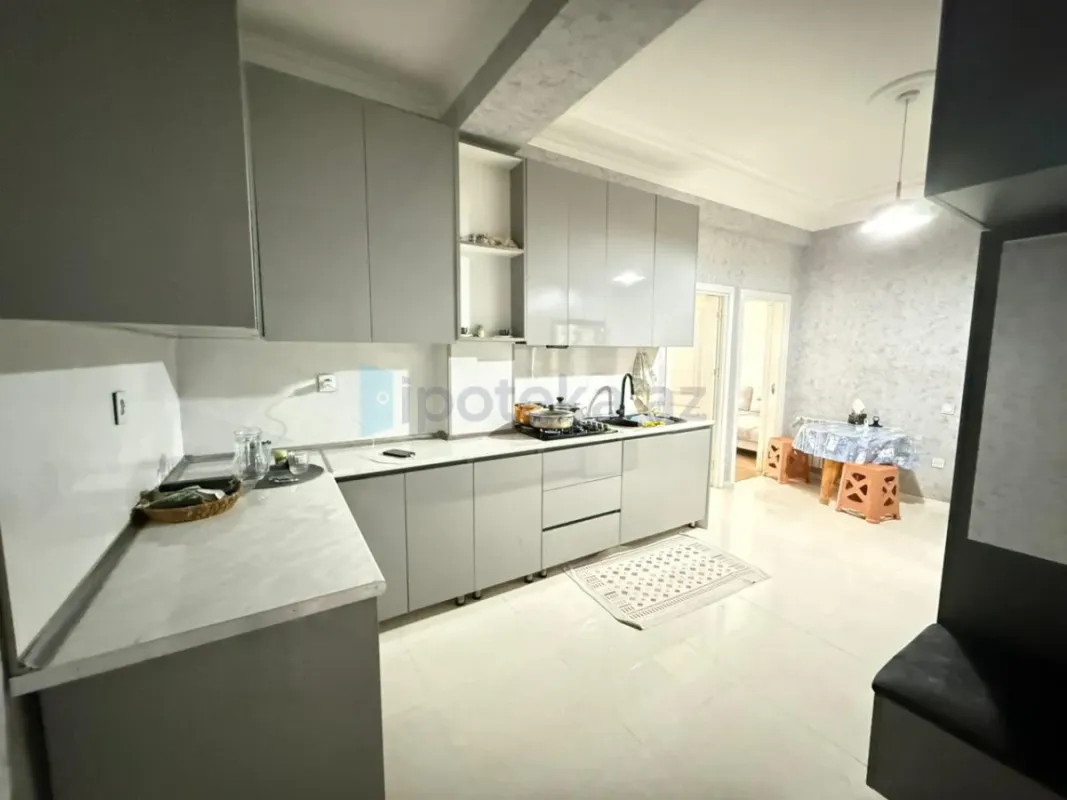 Satılır 2 otaqlı yeni tikili 76 m²