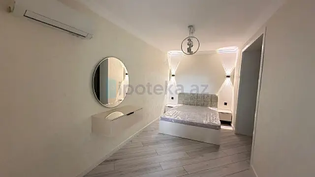 Satılır 3 otaqlı köhnə tikili 75 m²