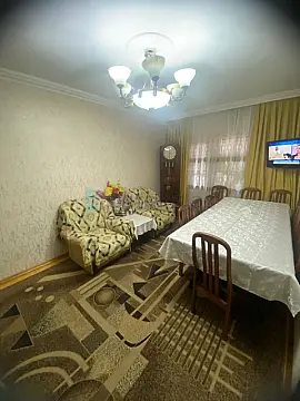 Satılır 2 otaqlı köhnə tikili 110 m²