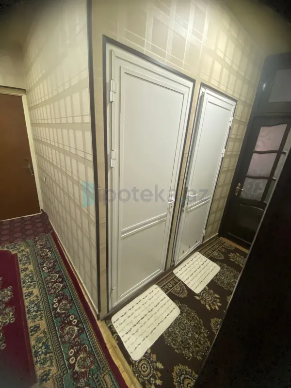 Satılır 2 otaqlı köhnə tikili 110 m²