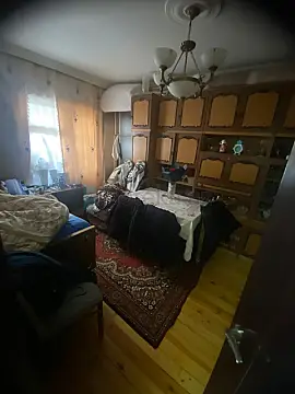 Satılır 2 otaqlı köhnə tikili 110 m²