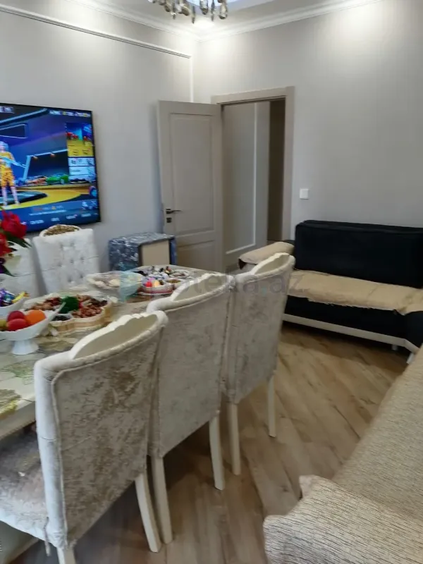 Satılır 2 otaqlı yeni tikili 82 m²