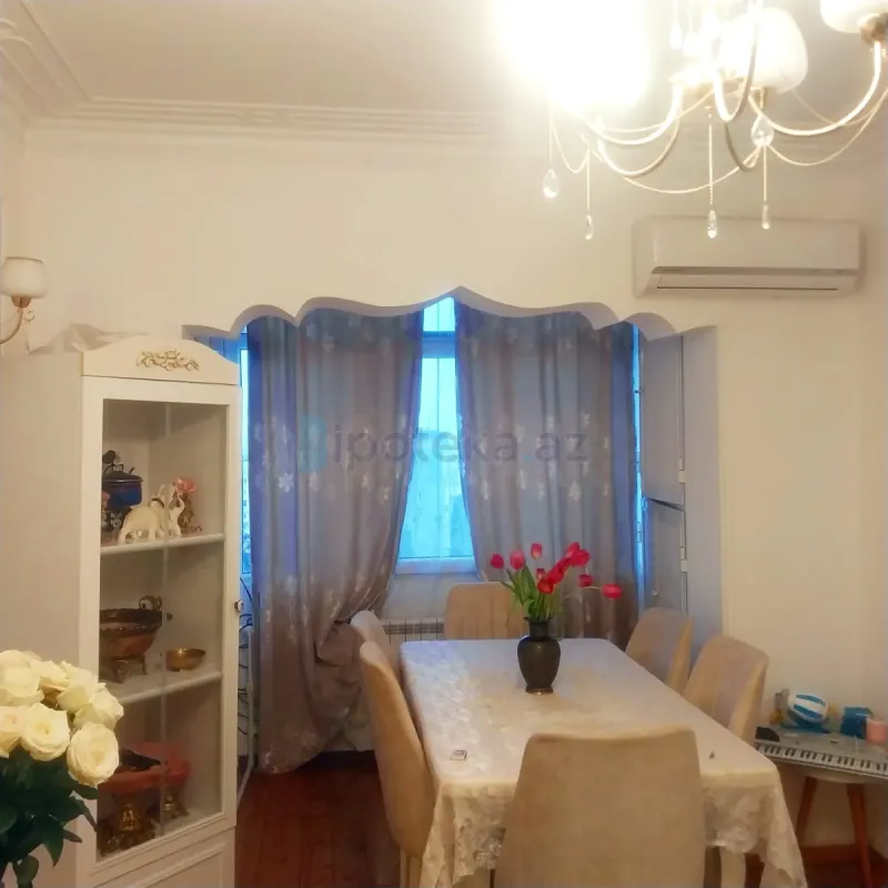 Satılır 3 otaqlı köhnə tikili 80 m²