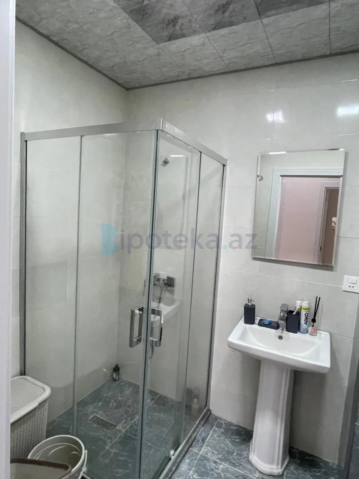 Satılır 2 otaqlı yeni tikili 75 m²