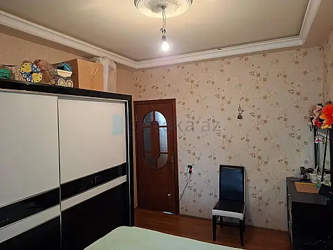 Satılır 3 otaqlı köhnə tikili 80 m²