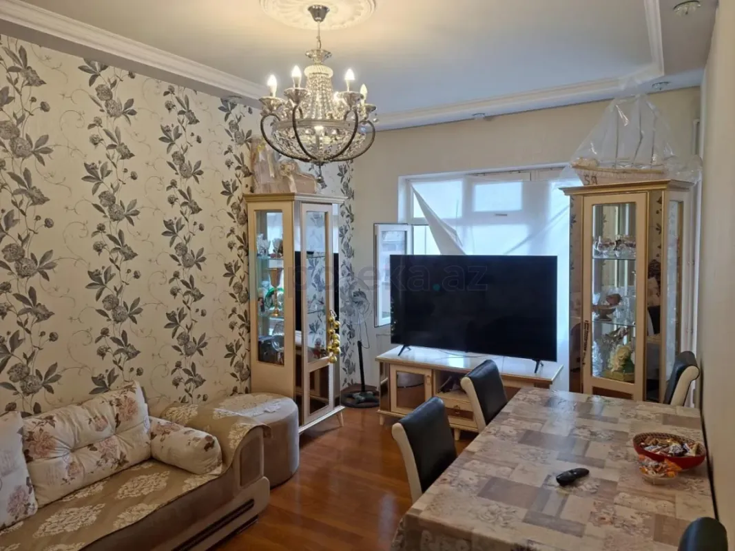 Satılır 3 otaqlı köhnə tikili 80 m²