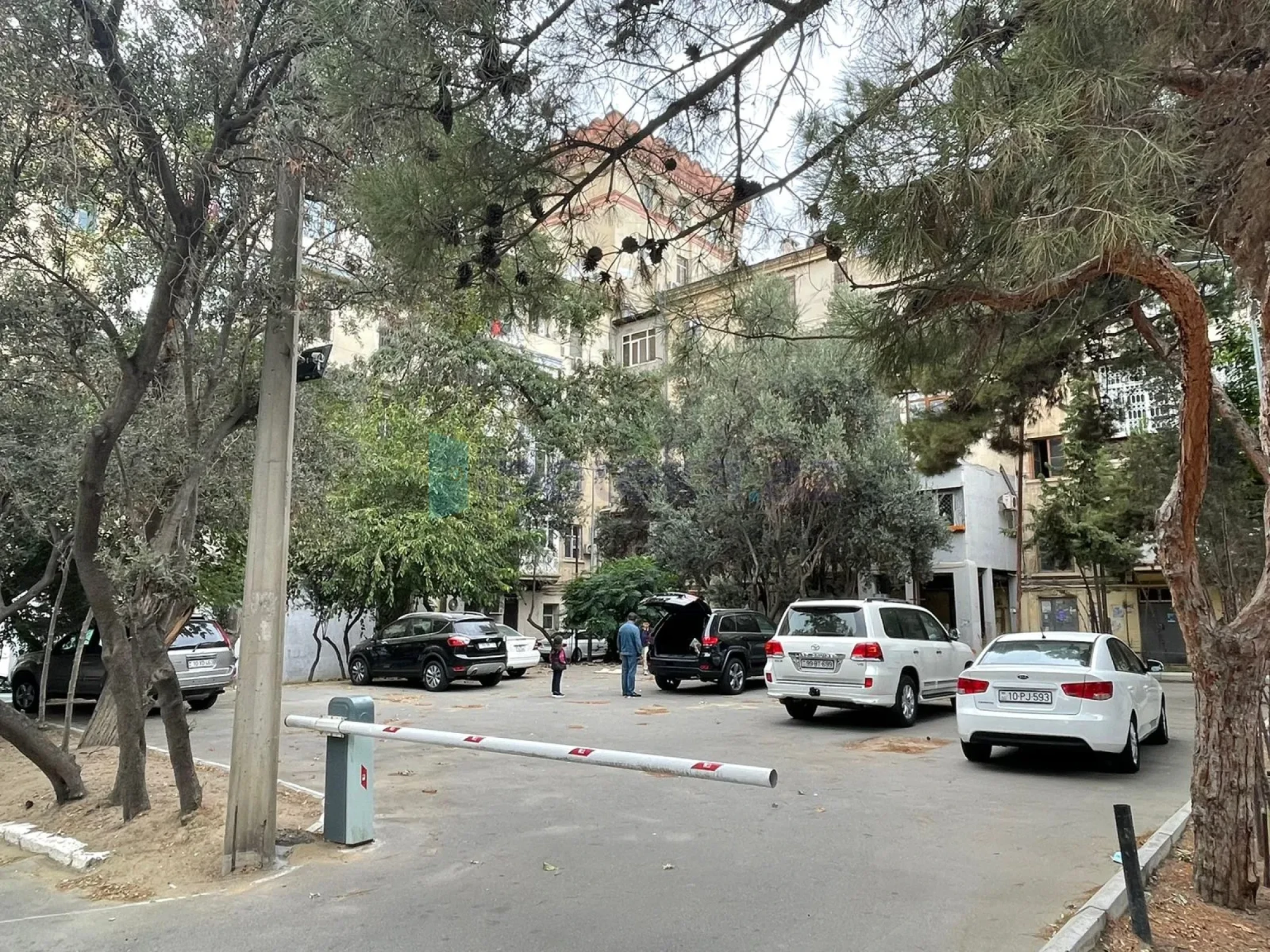 Satılır 2 otaqlı köhnə tikili 70 m²