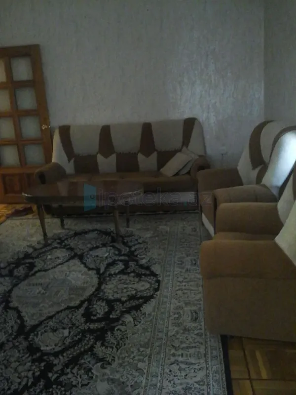 Satılır 2 otaqlı köhnə tikili 70 m²