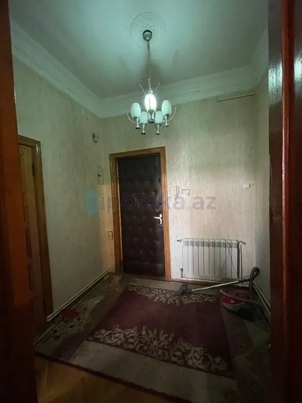 Satılır 2 otaqlı köhnə tikili 70 m²