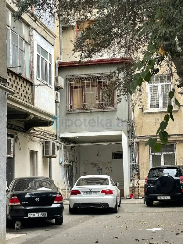 Satılır 2 otaqlı köhnə tikili 70 m²