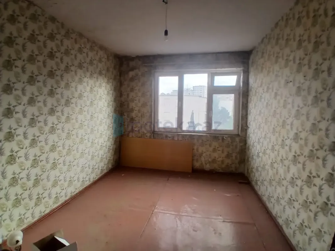 Satılır 2 otaqlı köhnə tikili 50 m²