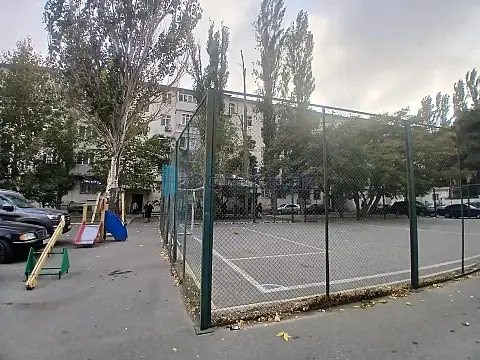 Satılır 2 otaqlı köhnə tikili 50 m²