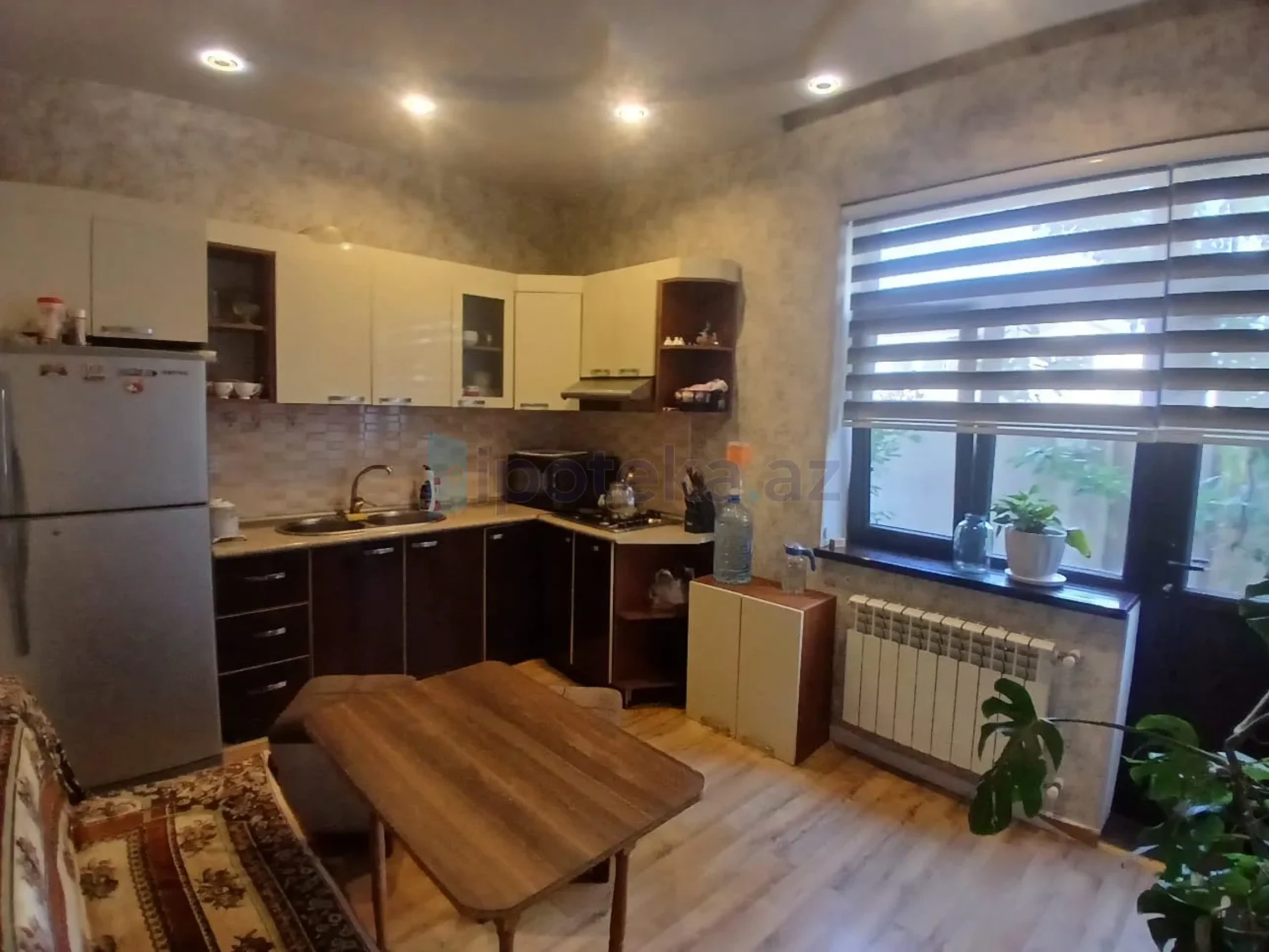 Satılır 5 otaqlı həyət evi 180 m²