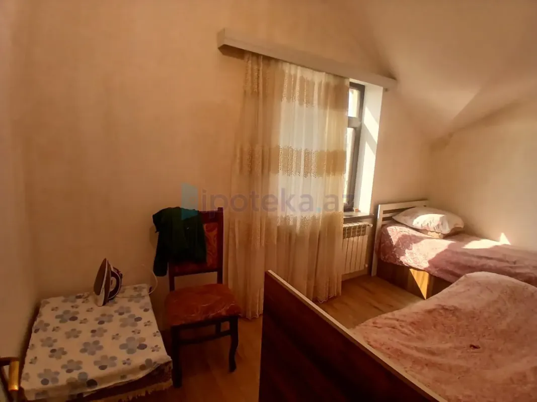 Satılır 5 otaqlı həyət evi 180 m²