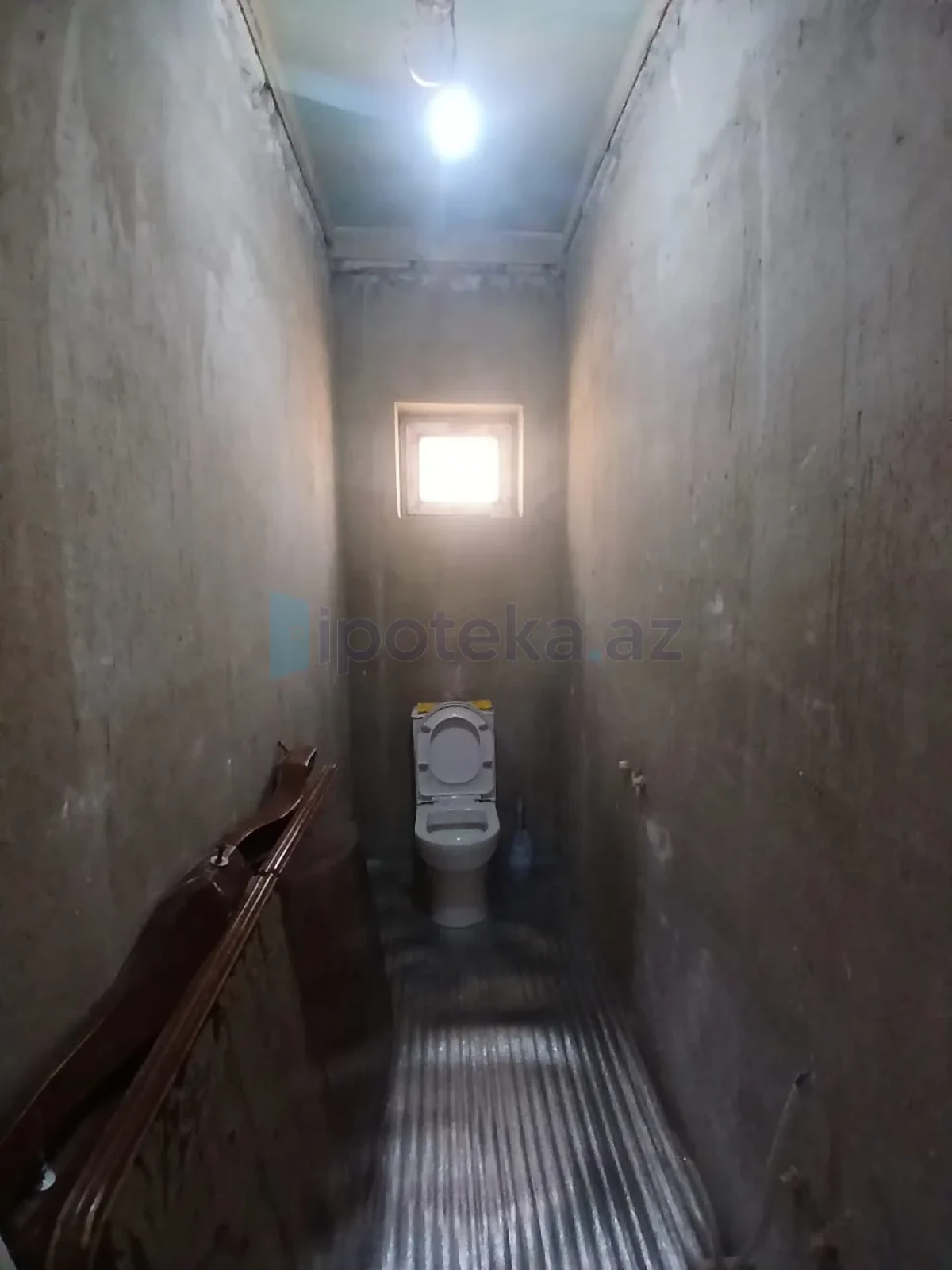 Satılır 5 otaqlı həyət evi 180 m²