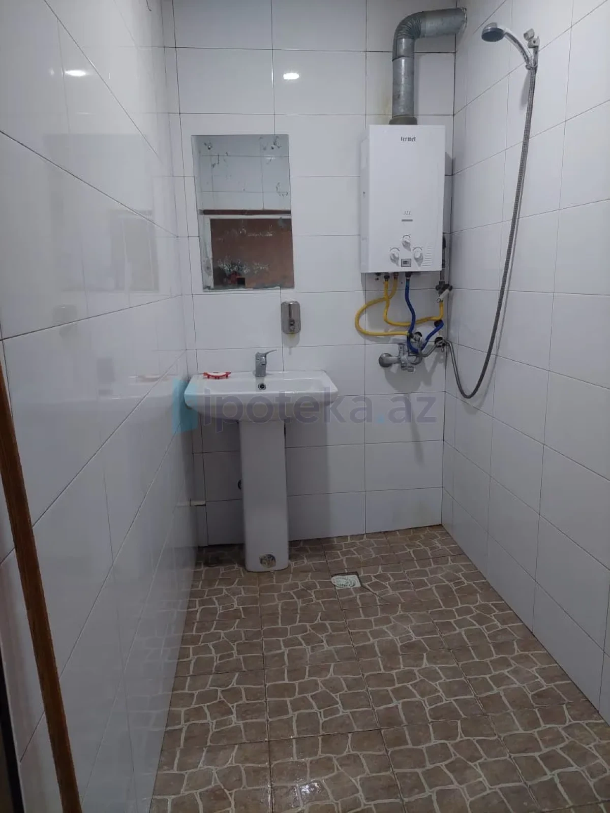 Satılır 2 otaqlı köhnə tikili 56 m²
