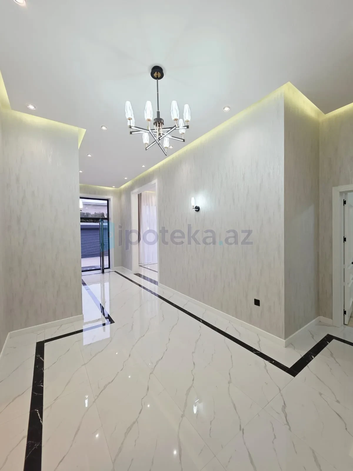 Satılır 4 otaqlı mənzil 192 m²
