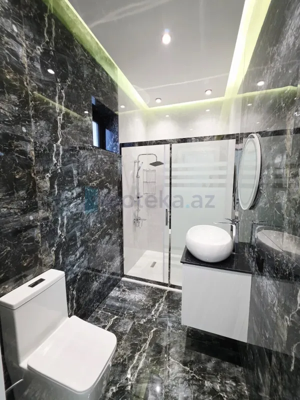 Satılır 4 otaqlı mənzil 192 m²