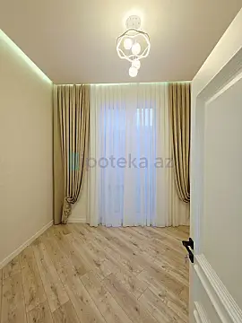 Satılır 4 otaqlı mənzil 192 m²
