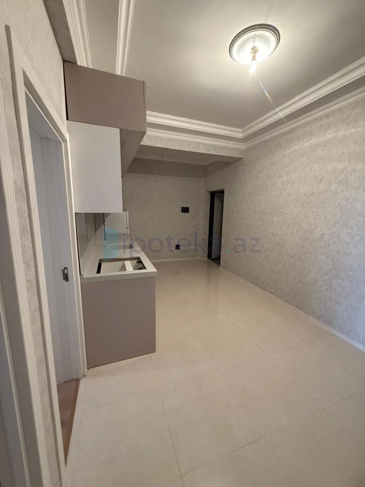 Satılır 2 otaqlı yeni tikili 76 m²