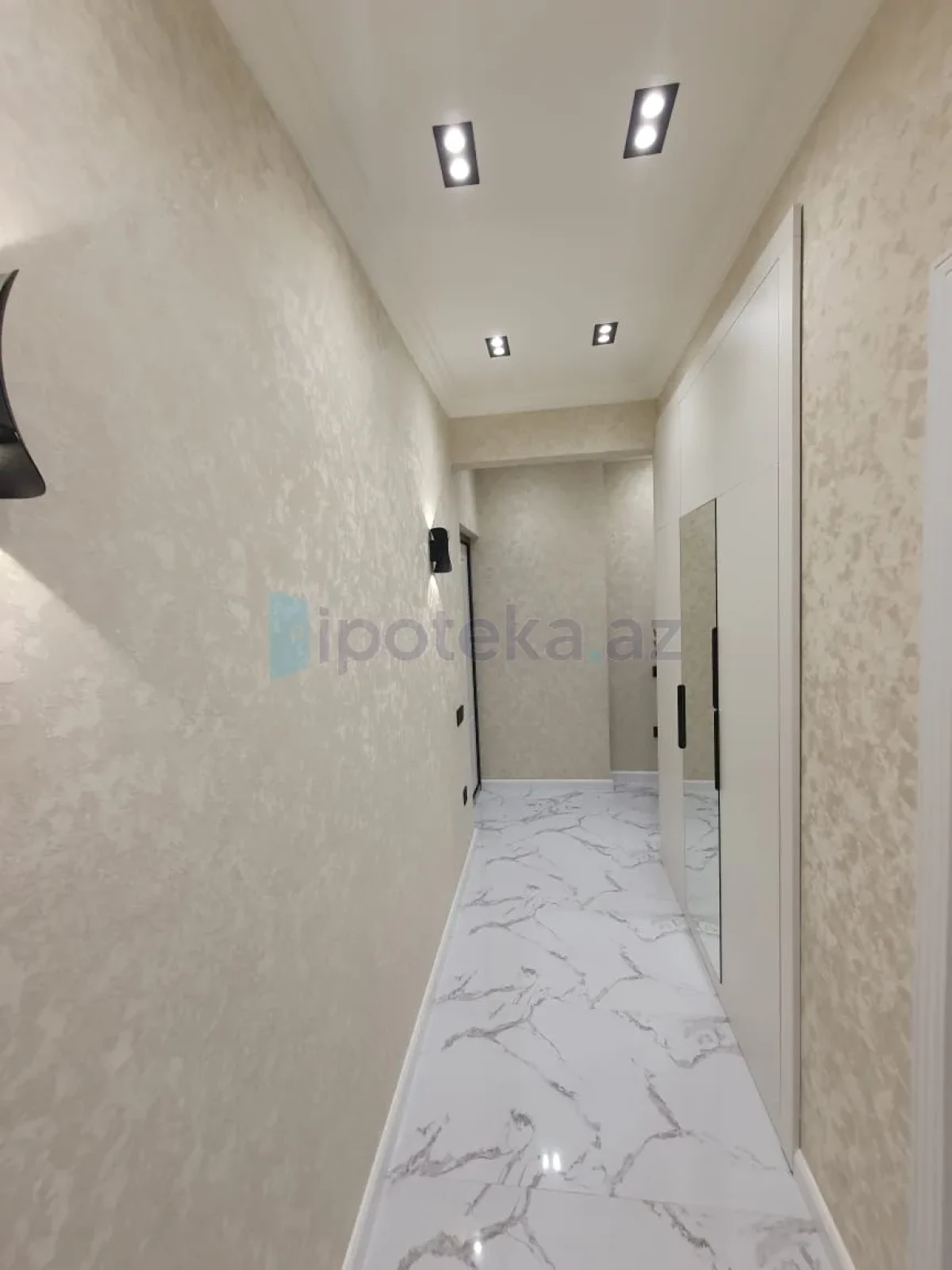Satılır 2 otaqlı köhnə tikili 60 m²
