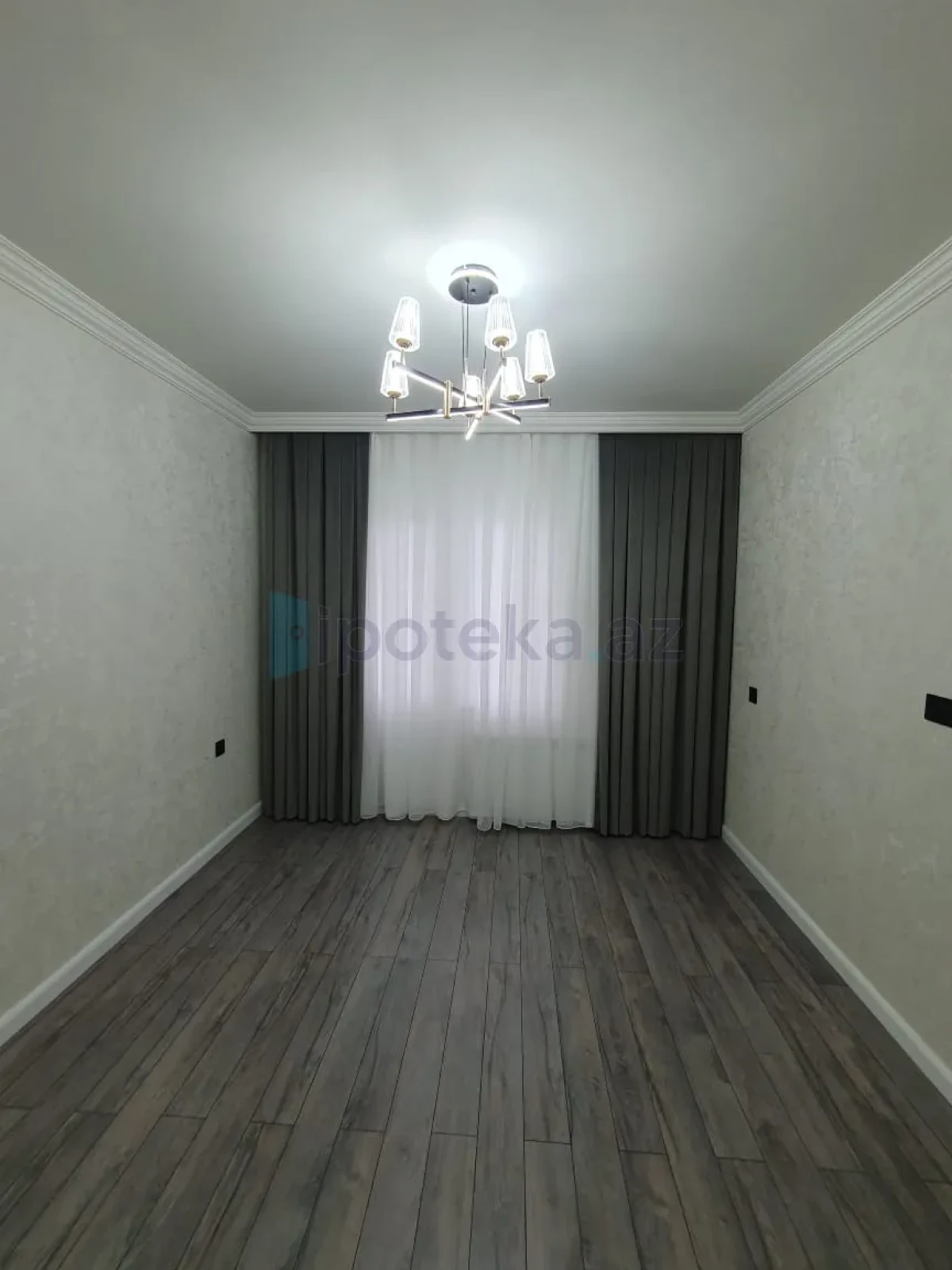 Satılır 2 otaqlı köhnə tikili 60 m²