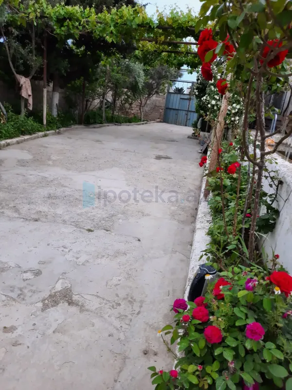 Satılır 6 otaqlı həyət evi 180 m²