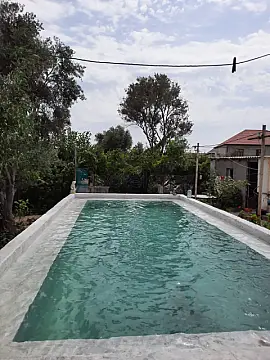 Satılır 6 otaqlı həyət evi 180 m²