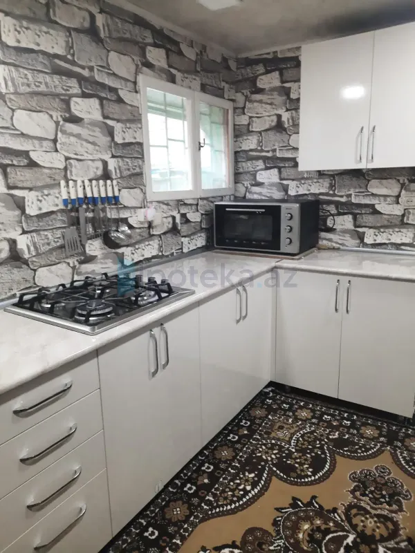 Satılır 6 otaqlı həyət evi 180 m²