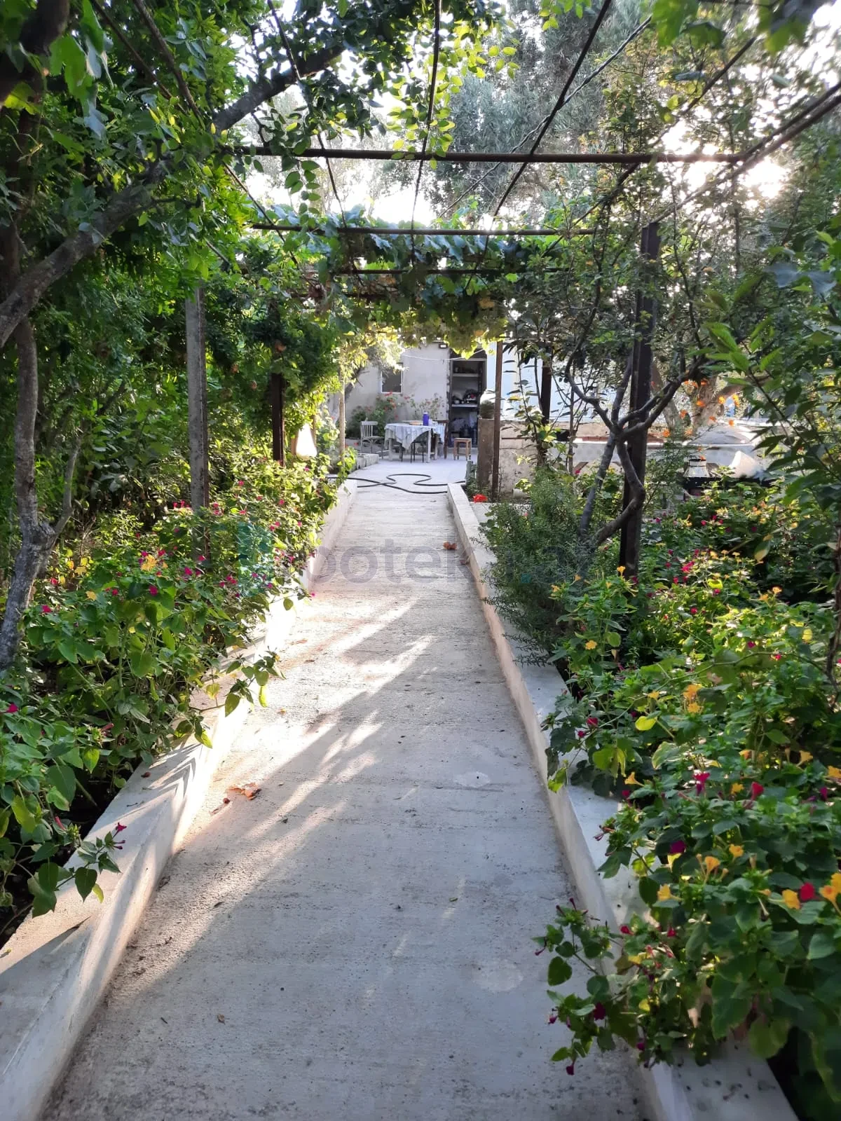 Satılır 6 otaqlı həyət evi 180 m²