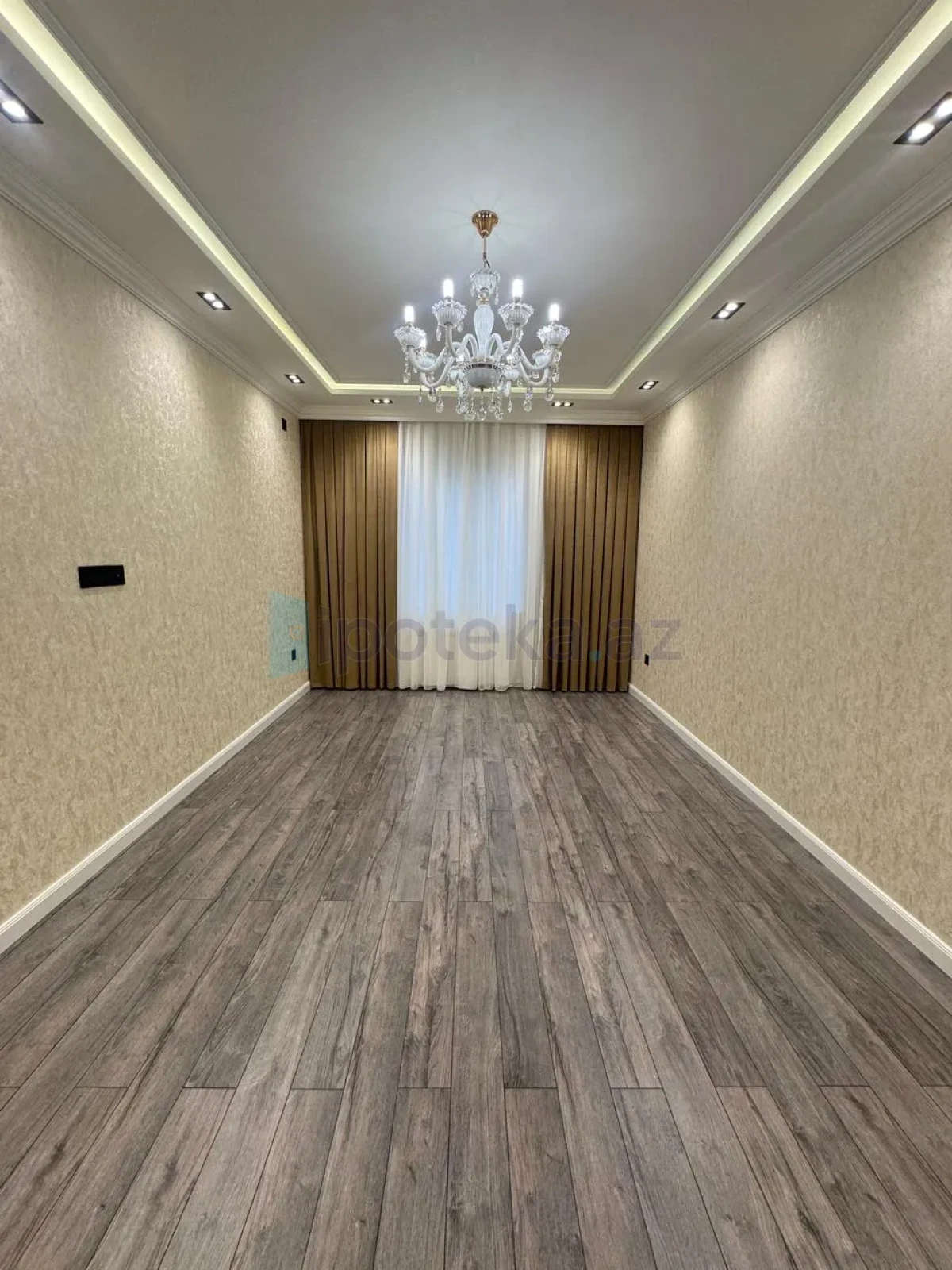 Satılır 2 otaqlı köhnə tikili 60 m²