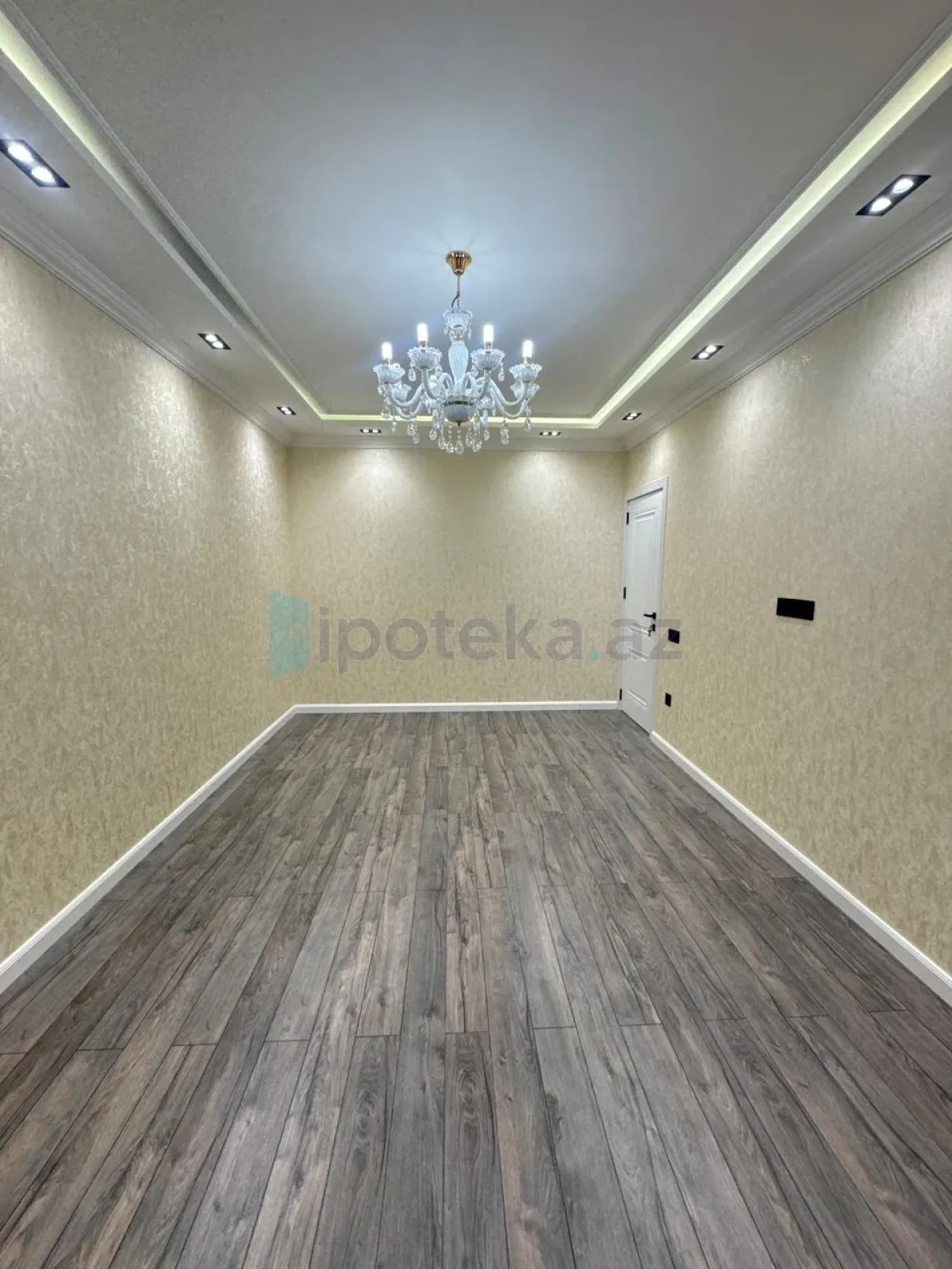 Satılır 2 otaqlı köhnə tikili 60 m²