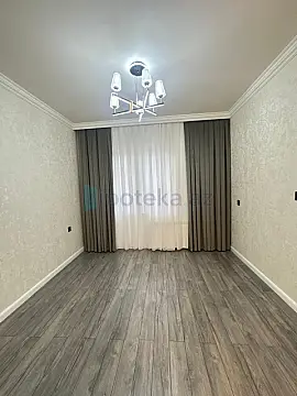 Satılır 2 otaqlı köhnə tikili 60 m²