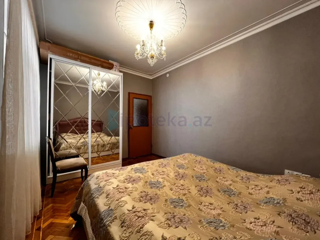 Satılır 2 otaqlı köhnə tikili 62 m²