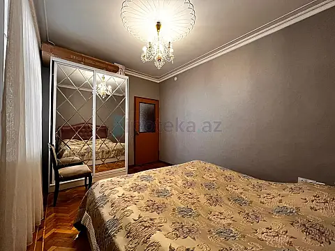 Satılır 2 otaqlı köhnə tikili 62 m²