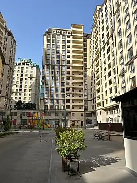 Satılır 3 otaqlı yeni tikili 73 m²