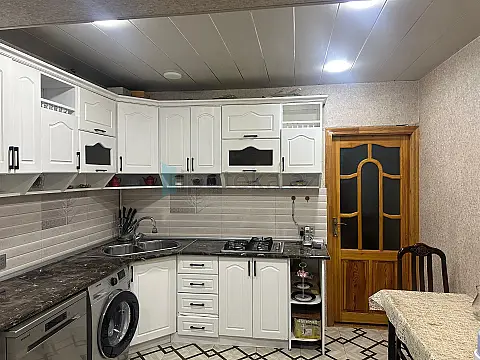 Satılır 3 otaqlı köhnə tikili 60 m²