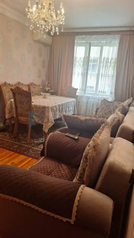 Satılır 2 otaqlı köhnə tikili 51 m²