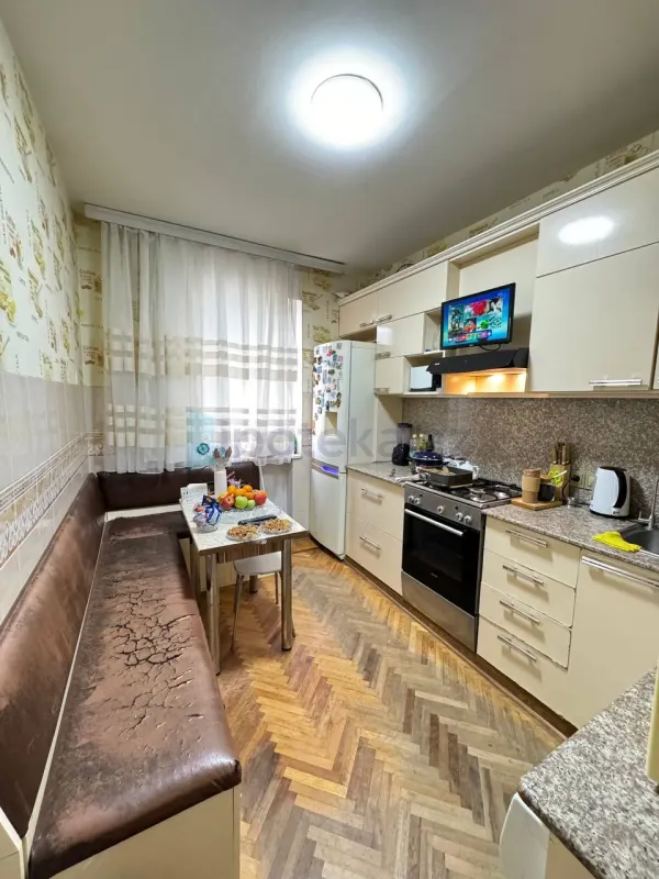 Satılır 5 otaqlı köhnə tikili 110 m²