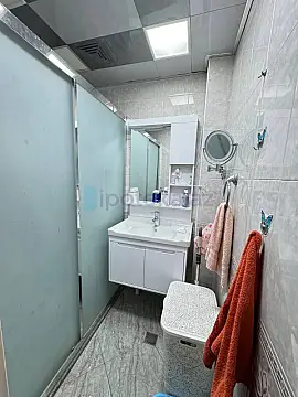 Satılır 5 otaqlı köhnə tikili 110 m²