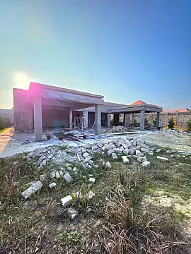 Satılır 6 otaqlı mənzil 320 m²