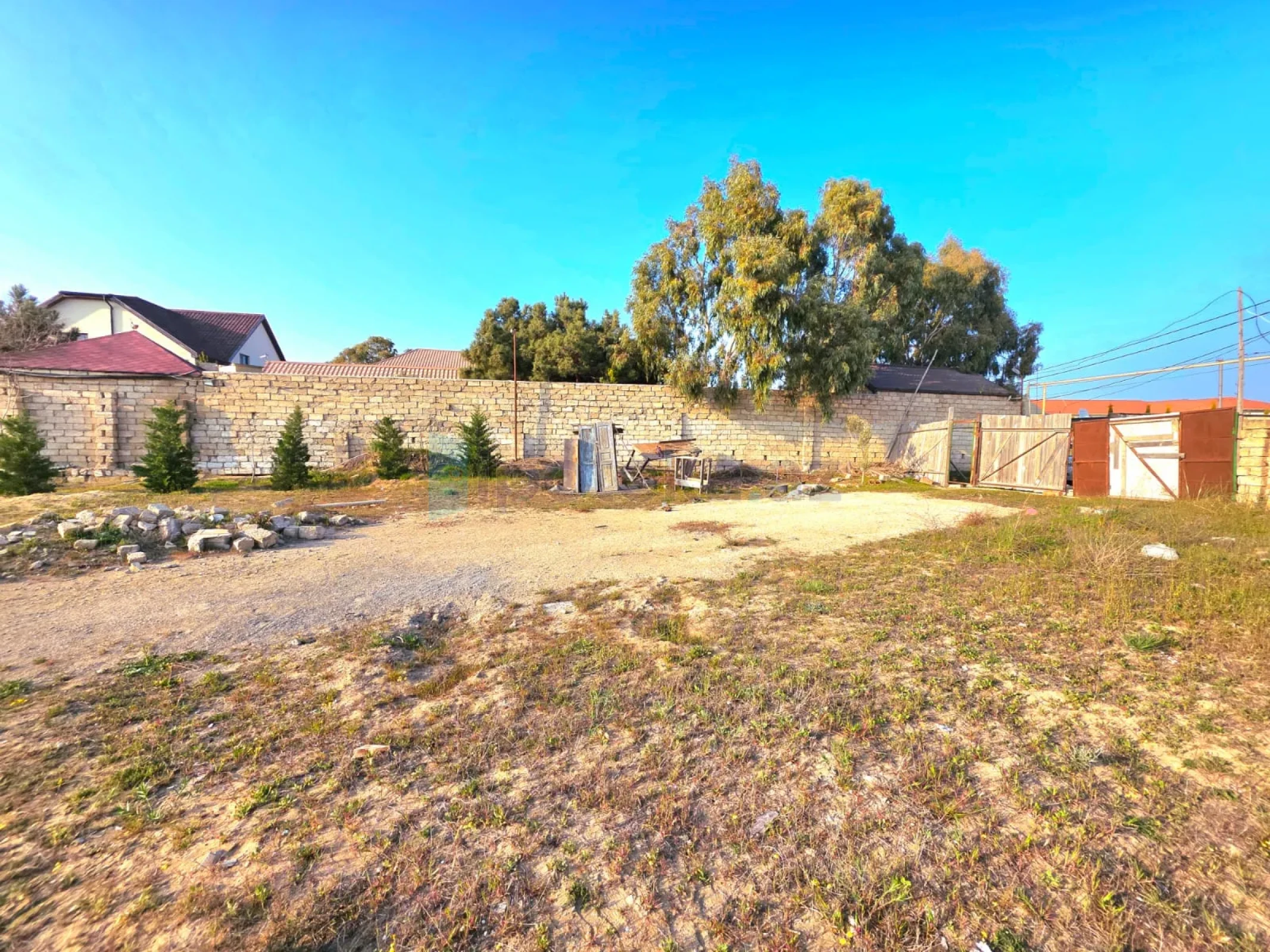 Satılır 6 otaqlı mənzil 320 m²