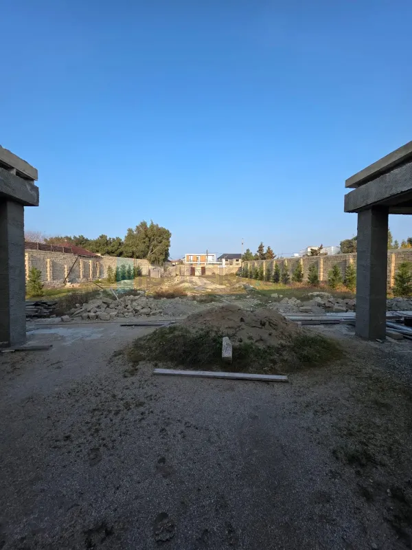 Satılır 6 otaqlı mənzil 320 m²