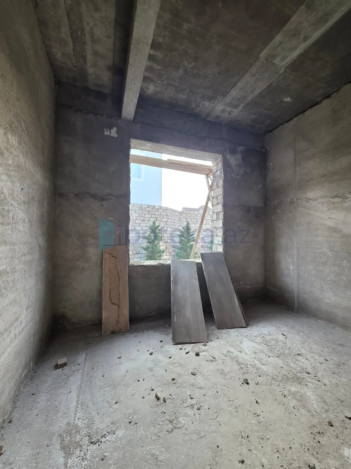 Satılır 6 otaqlı mənzil 320 m²