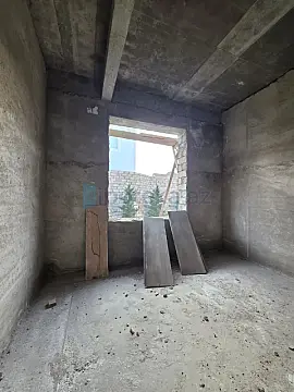 Satılır 6 otaqlı mənzil 320 m²